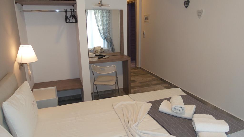 House Roula Hotel Neos Marmaras Bagian luar foto